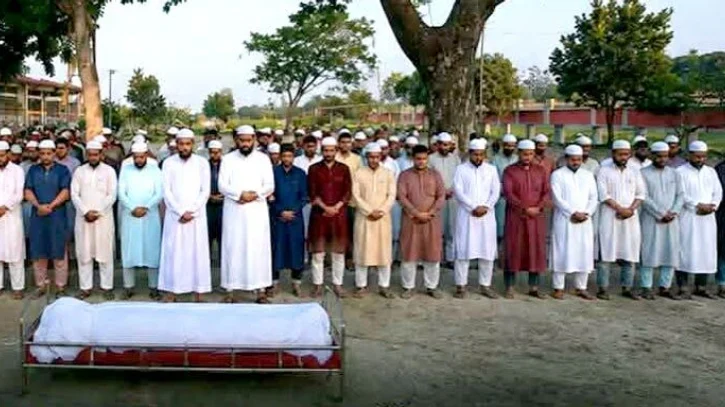 পাওনা টাকার দাবিতে জানাজায় বাধা, এলাকায় বিক্ষোভ